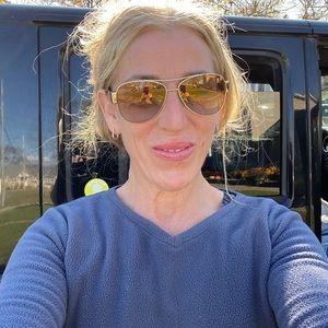 Meet your Posher, Jeannine